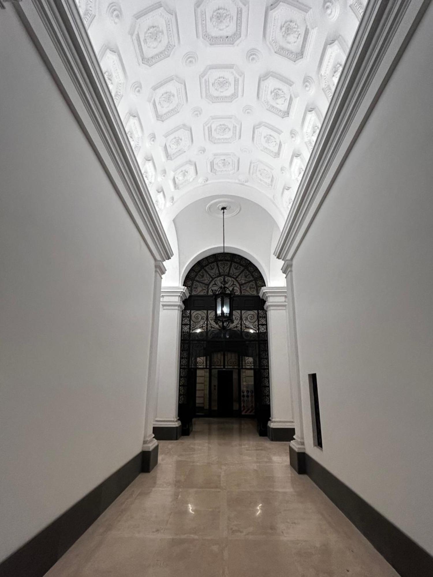 Ad Vatican Luxury - By Ad Rom